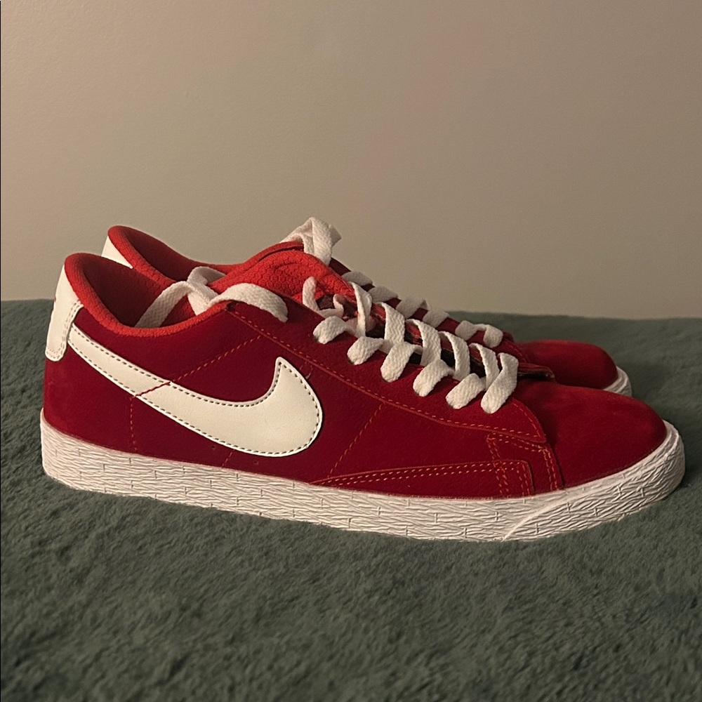 Nike Red and White Casual Sneakers